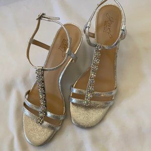Jewel Badgley Mischka Farah Silver Wedge Sandal